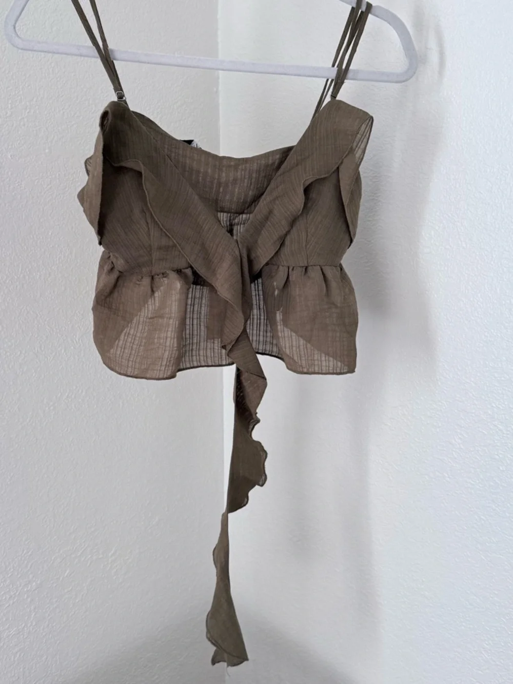 Zara Cropped Ruffle Tank - Picture 2 of 7